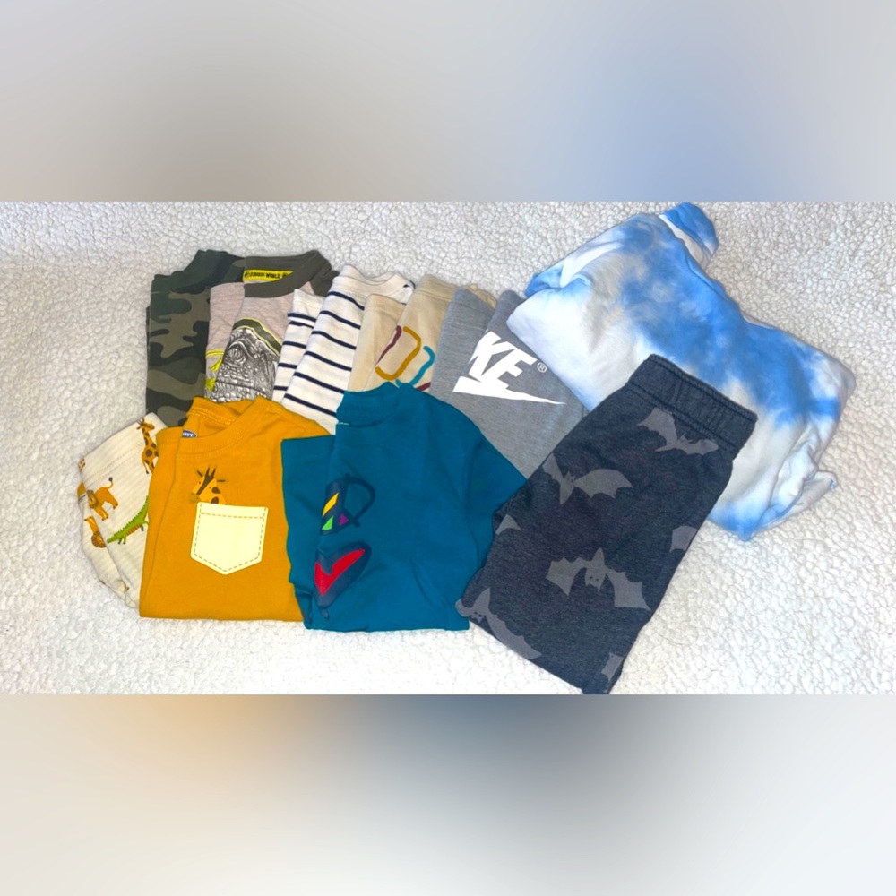 Boys 4T Bundle (Tops, PJS, Hoodie, & Sweats) (10 items)